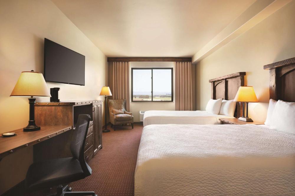 Queen Room with Two Queen Beds - Disability Access/Non-Smoking interior